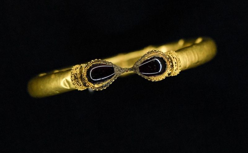 На Украине показали фотографии привезенного в Киев скифского золота