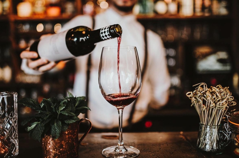 На Урале 31 человек отравился питьевой водой из бутылок