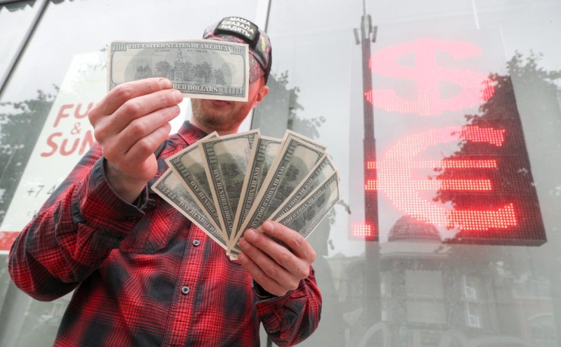 Нацбанк Украины потратил на поддержание гривны рекордные $5,3 млрд