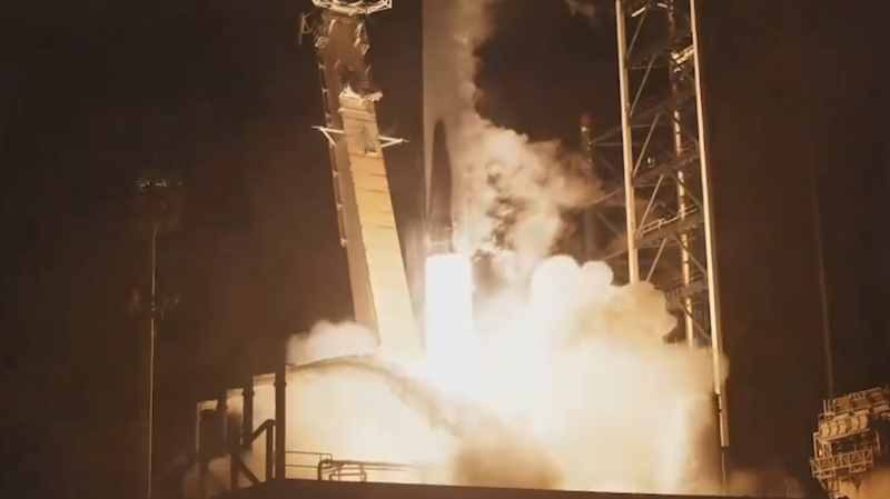 NASA отправило к МКС корабль Crew Dragon с российским космонавтом