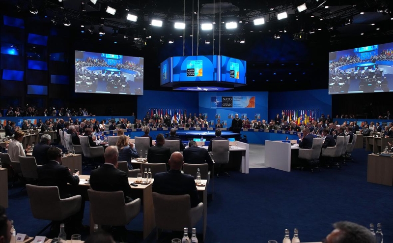 НАТО смягчило формулировки в адрес России в коммюнике саммита в Гааге