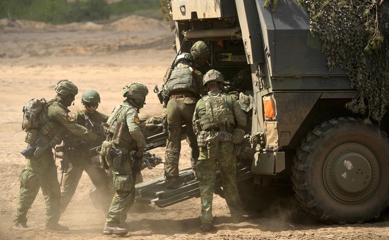 НАТО сообщило о полумиллионе военных в повышенной боевой готовности