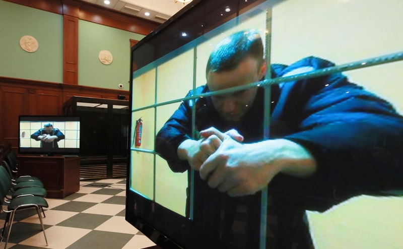 Навальный заявил о переводе на год в единое помещение камерного типа