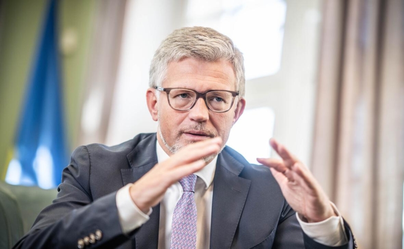 Назвавший Шольца «ливерной колбасой» дипломат Украины раскритиковал