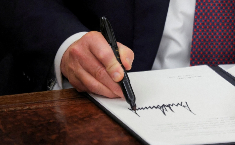 NBC сообщил о миллионном бизнесе по получению помилований от Трампа