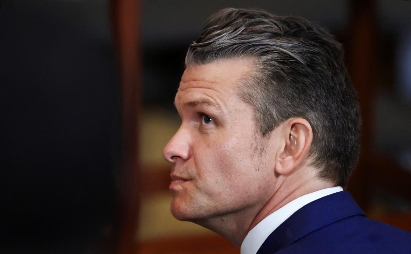 NBC узнал о «неуверенности» Хегсета в своем положении после утечек