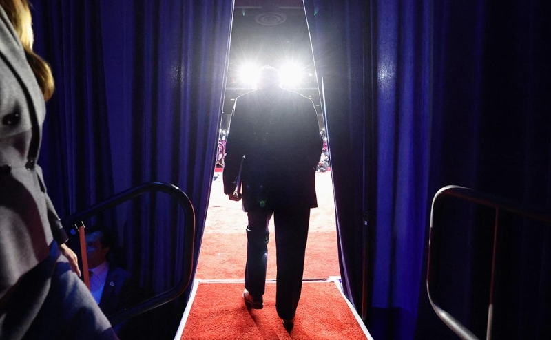 NBC узнал о скорых звонках Харрис и Байдена победившему Трампу