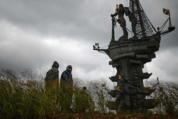 Не там встали: скандалы вокруг установки монументов и зданий в России