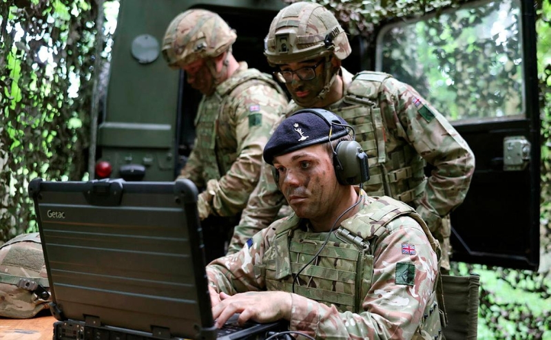 Неизвестный попросил у сенатора деньги от лица главы аппарата Белого