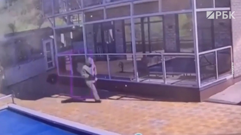 Неизвестный в костюме химзащиты убил криминального авторитета на