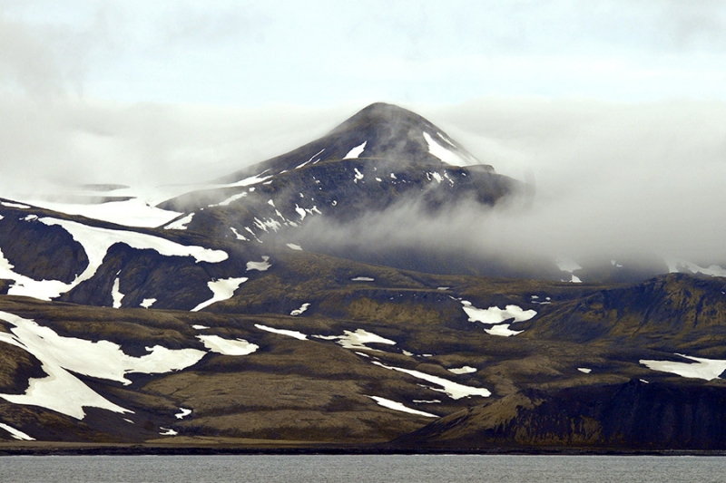 Необитаемые острова и «ад в раю»: кого Трамп счел торговыми