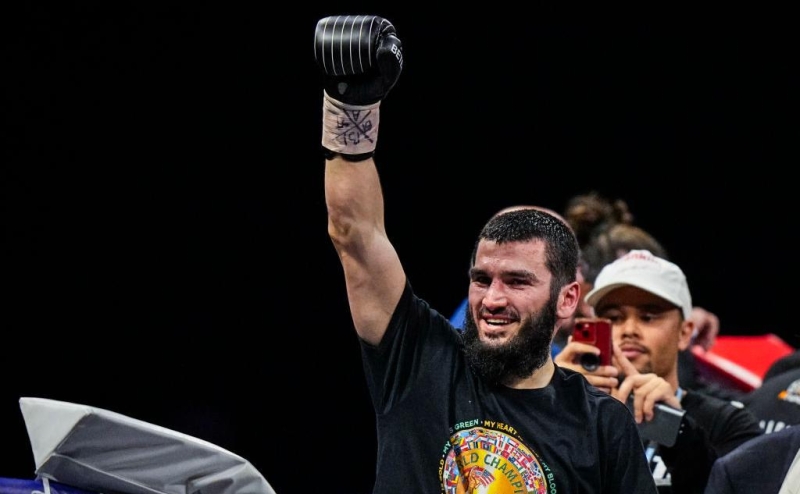 Непобежденный чемпион по боксу из России в 12-й раз защитил титул