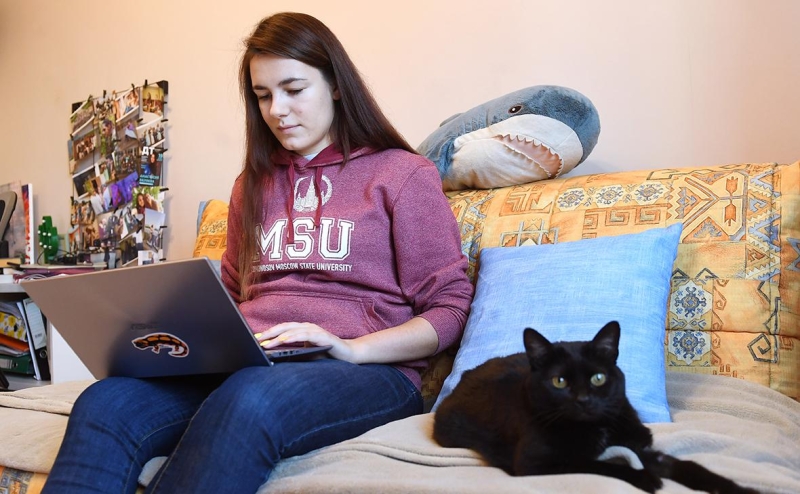 Несколько факультетов МГУ перевели на дистанционное обучение из-за