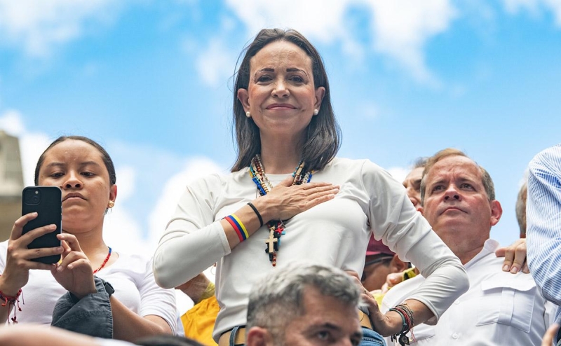 Нобелевскую премию мира дали противнице Чавеса и Мадуро