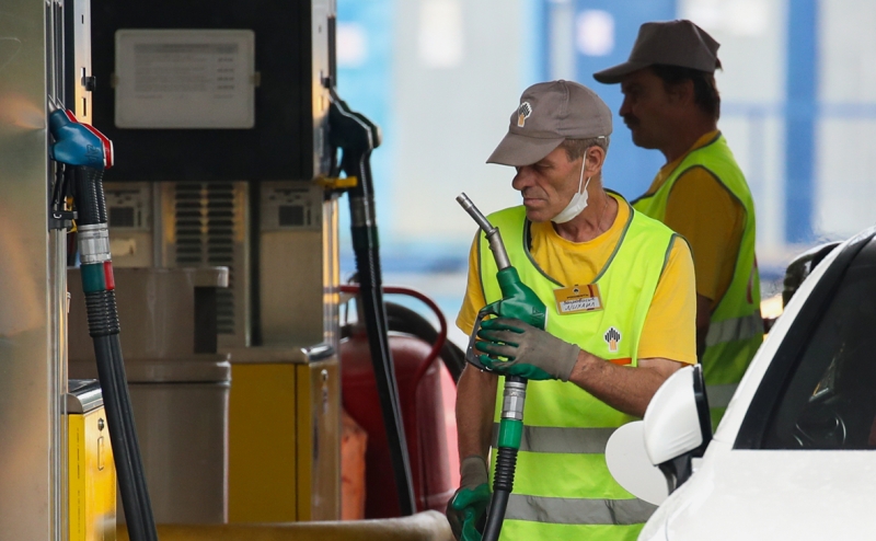 Новак спрогнозировал «еще более нормальные» цены на бензин