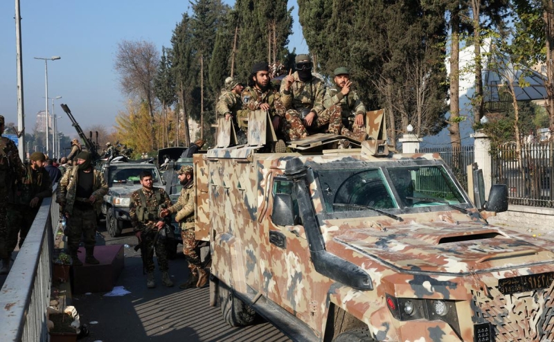 Новые власти Сирии приказали боевикам покинуть города