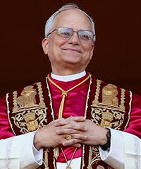 Новый папа Лев XIV впервые читает молитву Regina Caeli. Трансляция