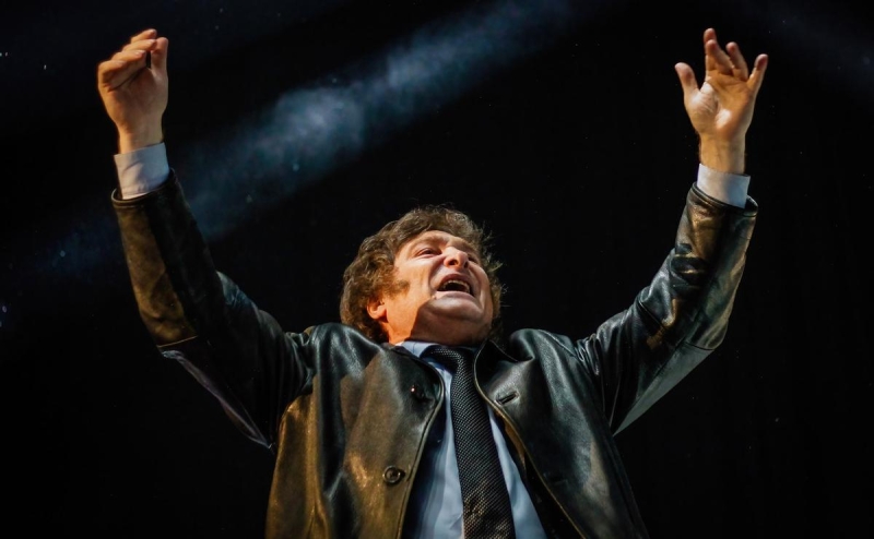 Новым президентом Аргентины стал &laquo;экономист с бензопилой&raquo; Хавьер Милей