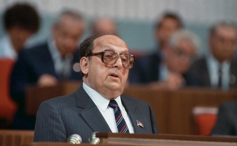 NYT напомнила об обещании советника Горбачева «лишить Запад врага»