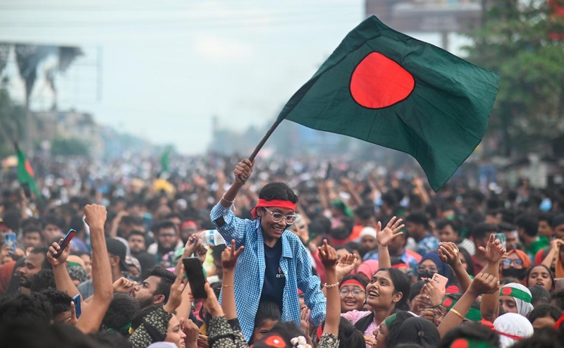 NYT узнала, что у экс-премьера Бангладеш был час на побег от