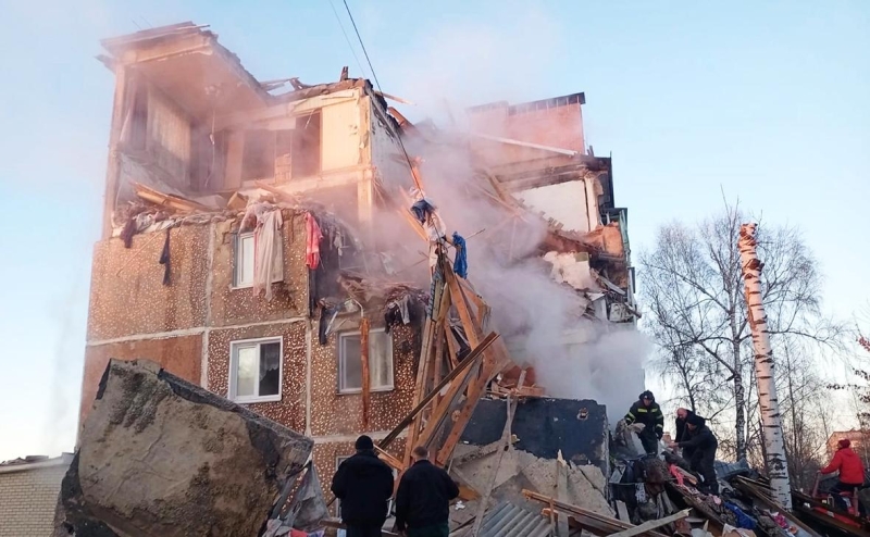 Обрушение подъезда жилого дома при взрыве газа в Ефремове. Видео