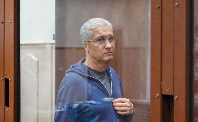 Обвиняемый во взятке Иванов заявил, что в его действиях нет криминала