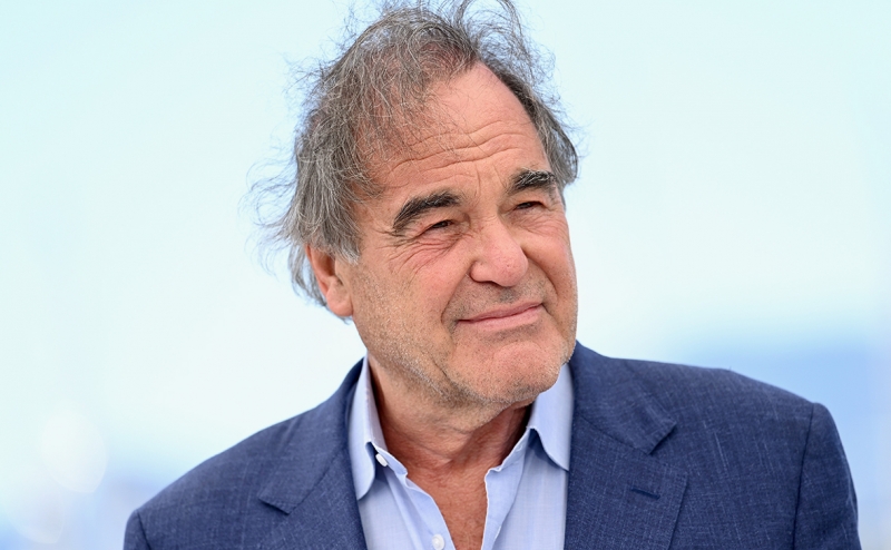 Оливер Стоун описал сценарий с провокацией с ядерным оружием в Донбассе