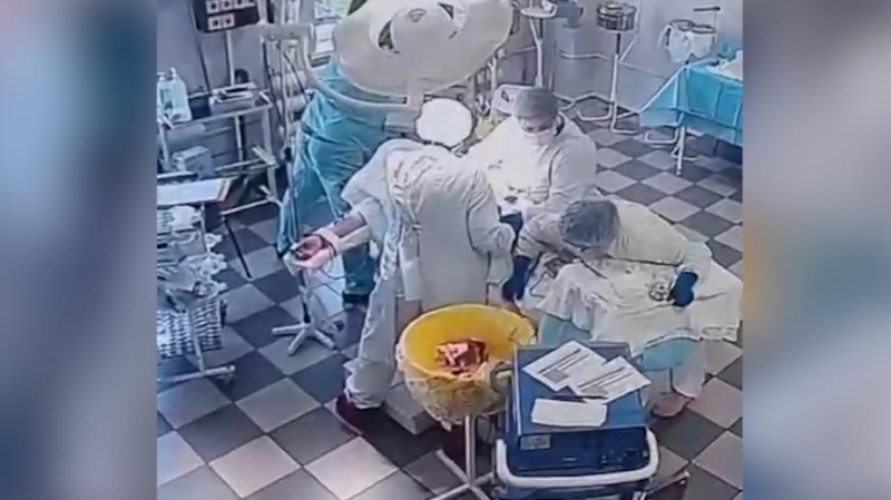 Оперировавшая во время землетрясения врач рассказала о реакции