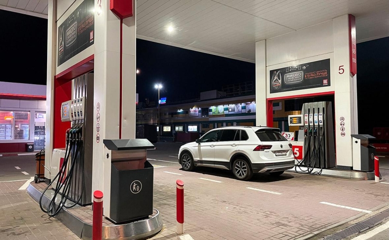 Оптовые цены на бензин достигли рекорда в ₽64,5 тыс. за тонну