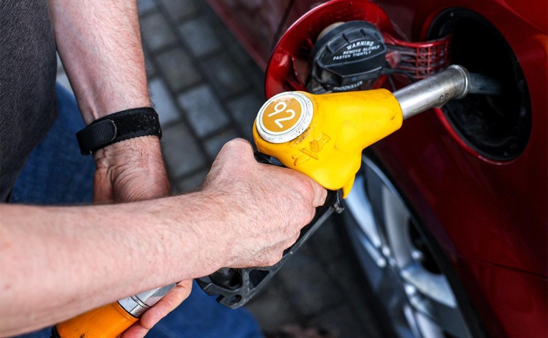 Оптовые цены на бензин стали падать после заявлений Новака и Минэнерго