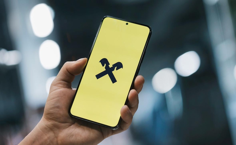 Остановка валютных переводов из &laquo;Райффайзена&raquo; затронет и физлиц, и