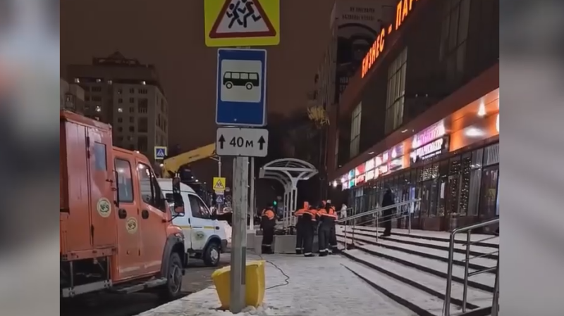 Остановки в Белгороде начали укреплять мешками с песком