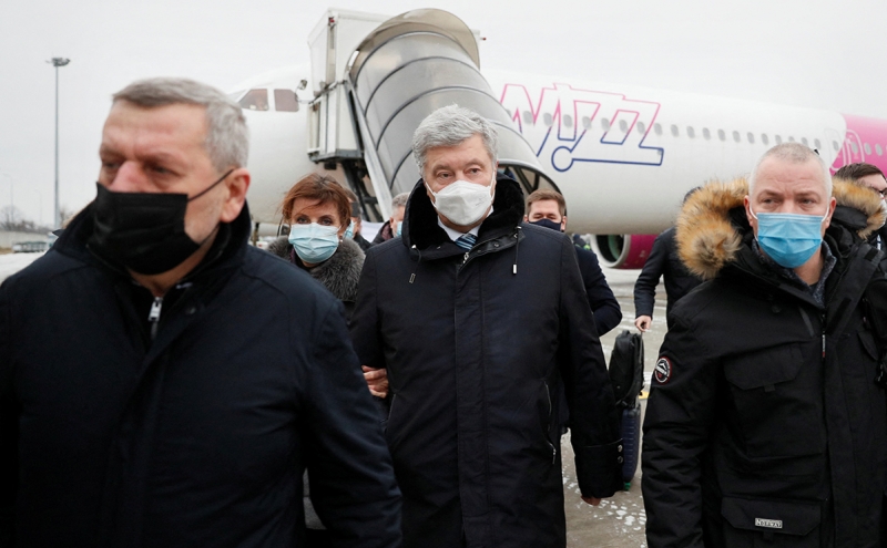 Оставят ли России SWIFT, Порошенко вернулся на суд. Главное за день