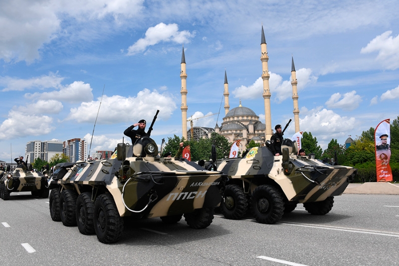 От семейных встреч до &laquo;Бессмертного полка&raquo;: 80 лет празднования 9 мая