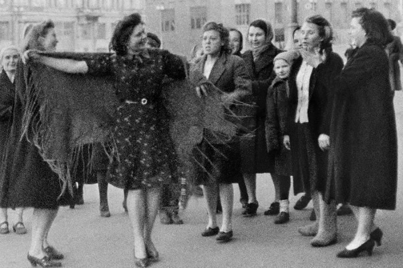 От семейных встреч до &laquo;Бессмертного полка&raquo;: 80 лет празднования 9 мая