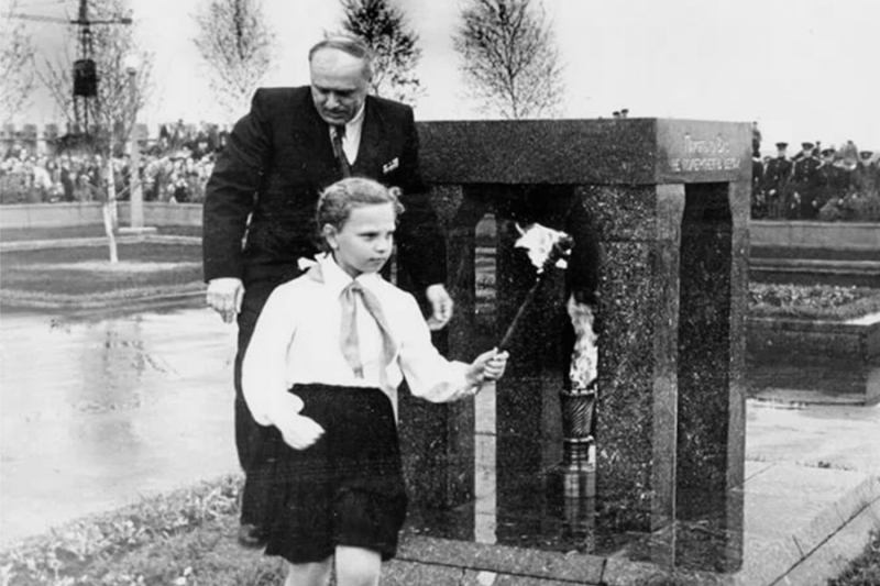 От семейных встреч до &laquo;Бессмертного полка&raquo;: 80 лет празднования 9 мая