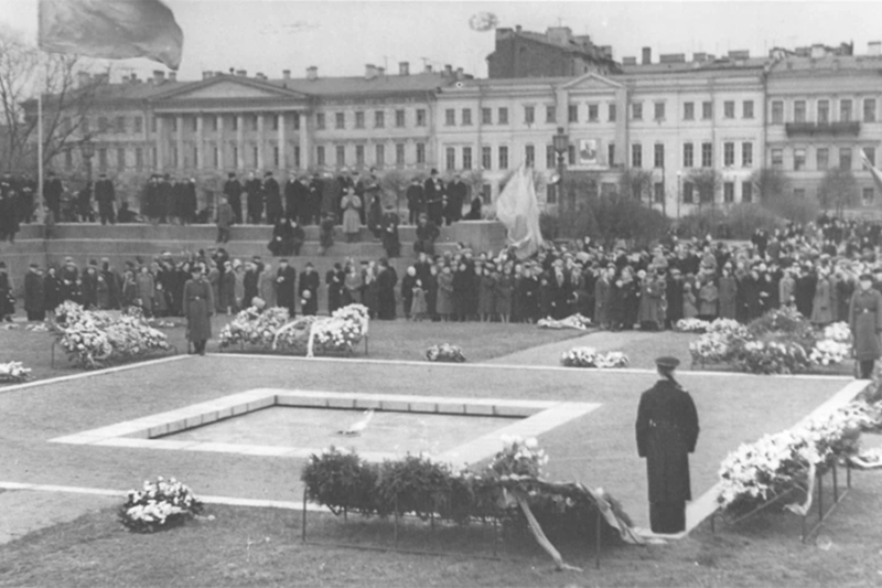 От семейных встреч до &laquo;Бессмертного полка&raquo;: 80 лет празднования 9 мая