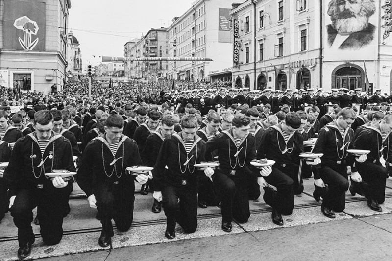 От семейных встреч до &laquo;Бессмертного полка&raquo;: 80 лет празднования 9 мая