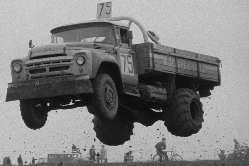 От семейных встреч до &laquo;Бессмертного полка&raquo;: 80 лет празднования 9 мая