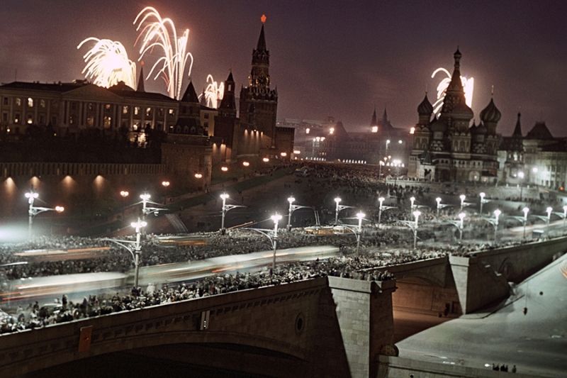 От семейных встреч до &laquo;Бессмертного полка&raquo;: 80 лет празднования 9 мая