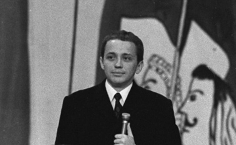 «От веселых вопросов до «планеты»: Как развивалась империя КВН