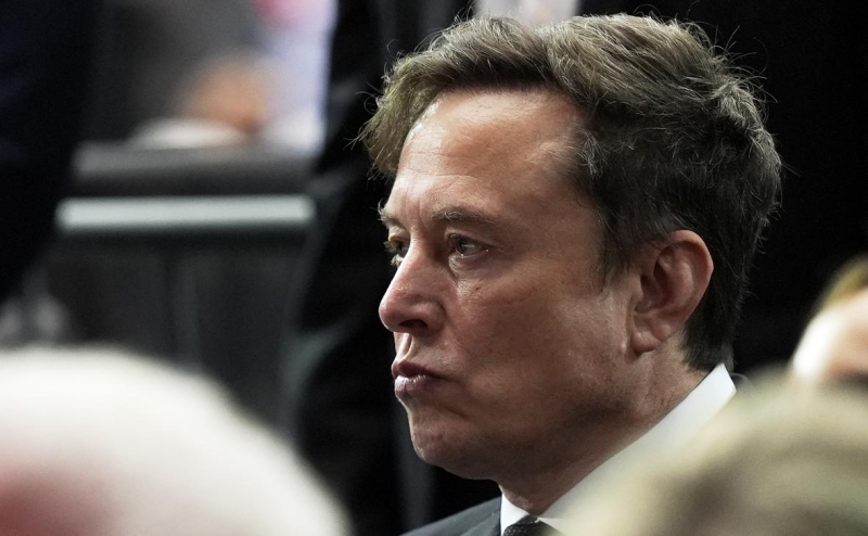 Отец Маска рассказал о попытках через него познакомиться с Трампом