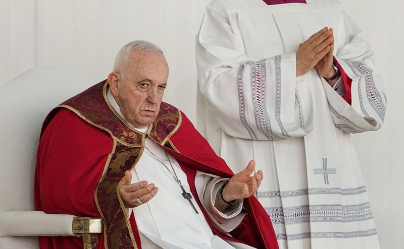 Папа римский назвал &laquo;морально допустимым&raquo; отправку оружия Украине