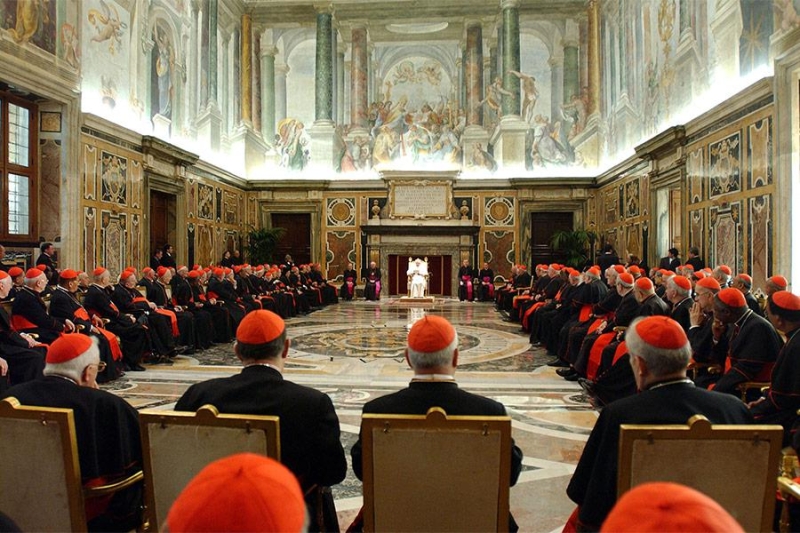 Папа римский: роль в католической церкви, история и символы власти