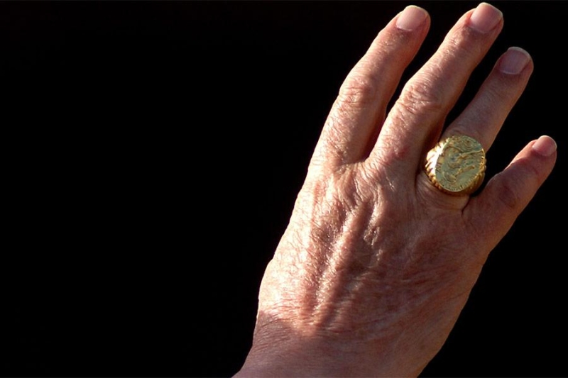 Папа римский: роль в католической церкви, история и символы власти