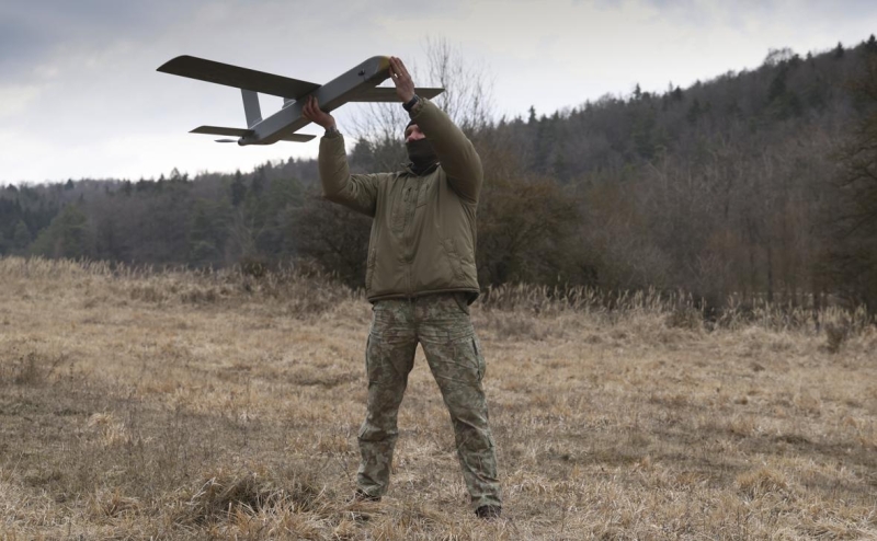 Paris Match рассказал, что французы учатся управлять дронами в