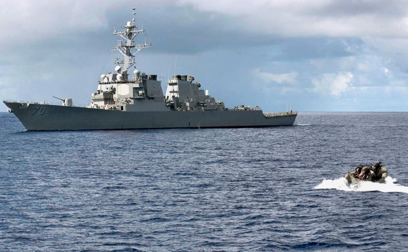 Пекин заявил о вытеснении эсминца США из территориальных вод Китая