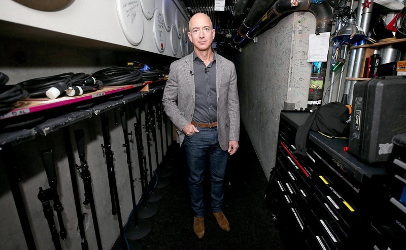 People узнал о помолвке Джеффа Безоса