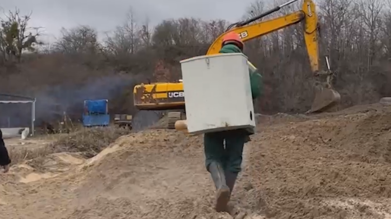 Переработчик заявил о невозможности вернуть замазученный песок на