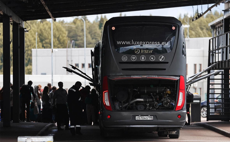 Перевозчики начали отменять автобусные рейсы из Хельсинки в Петербург